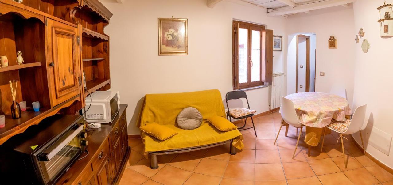 Biancarosa Apartment Viterbo Bagian luar foto